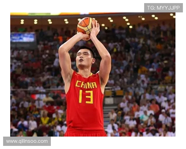姚明带领中国男篮征战亚锦赛展现实力与团队精神的精彩瞬间