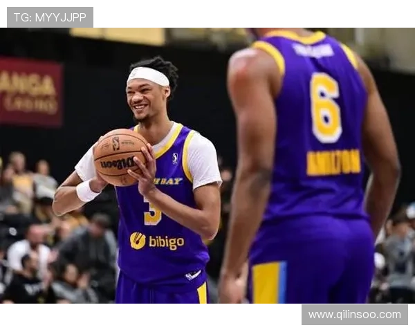 独行侠与几内亚23岁中锋穆萨西塞达成双向合同协议