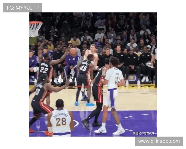 里夫斯精准反击背传詹姆斯强势对抗默里成功打成21